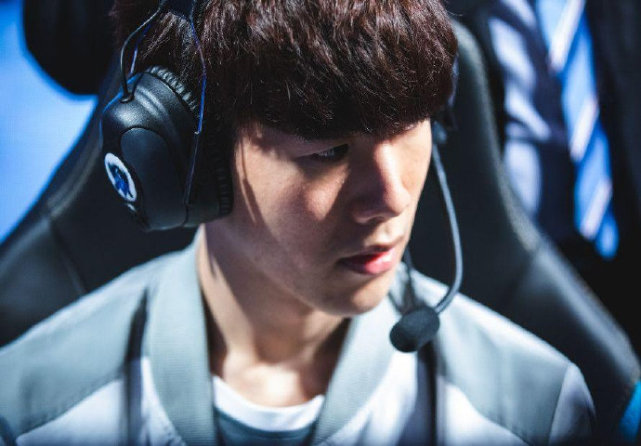 的紧张状态 的紧张状态