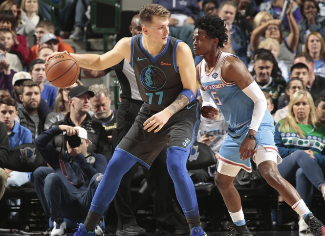 向球员的长 向球员的长